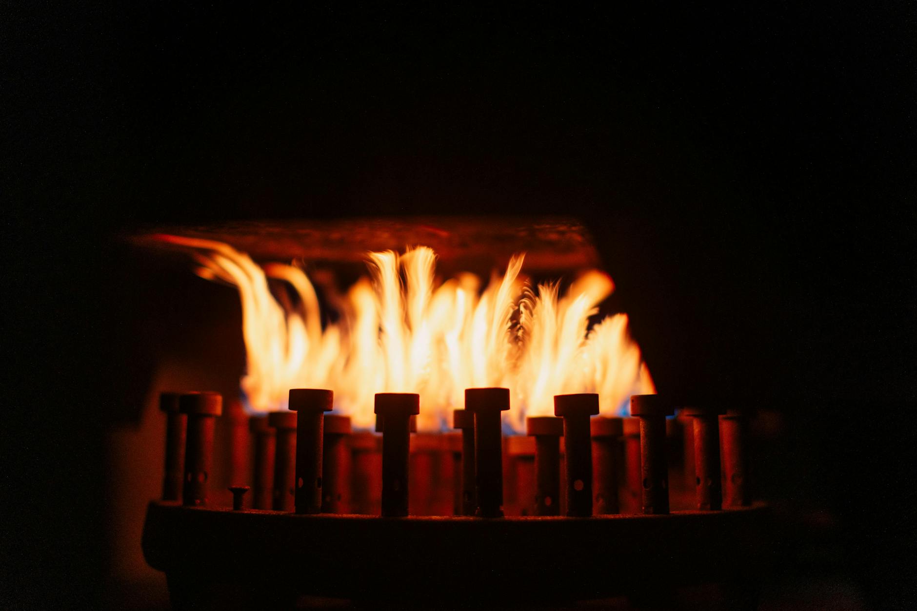 Propane Fire Pit: Transform Your Backyard Into a Year-Round Entertainment Hub