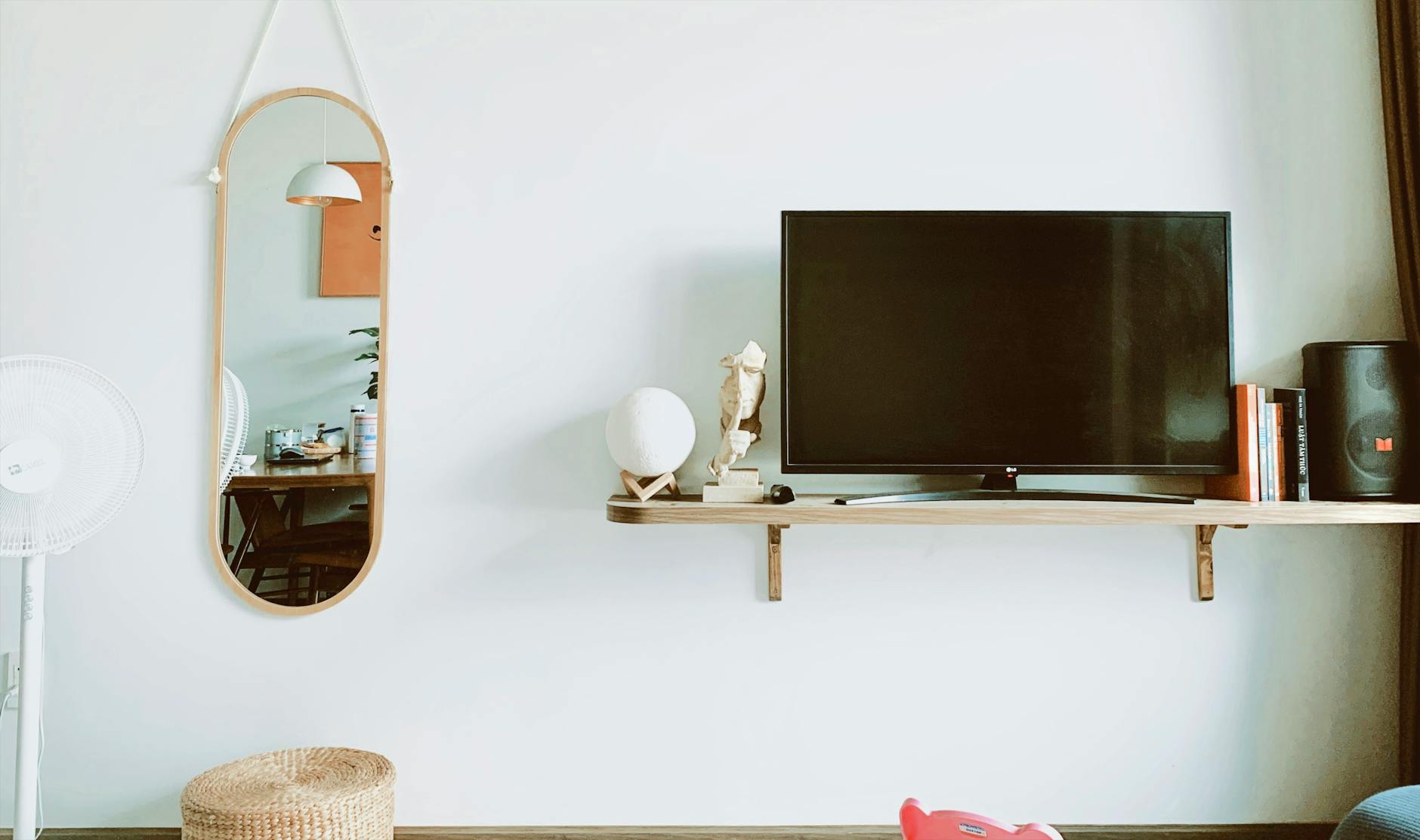 SONGMICS wall mounted shelves modern Boston apartment 2026